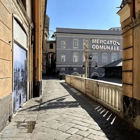 Overlooking The Porto Antico Of Appartement *