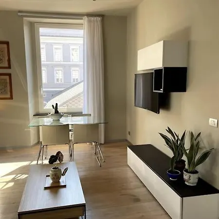 Overlooking The Porto Antico Of Gênes